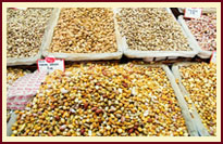 Swati Dry Fruits, Mumbai, India. Wholesale dealers of Dry fruits, Roasted Almonds, Roasted Cashews, Roasted Pistas, Honey-coated Almonds, Mixed Dry Fruits